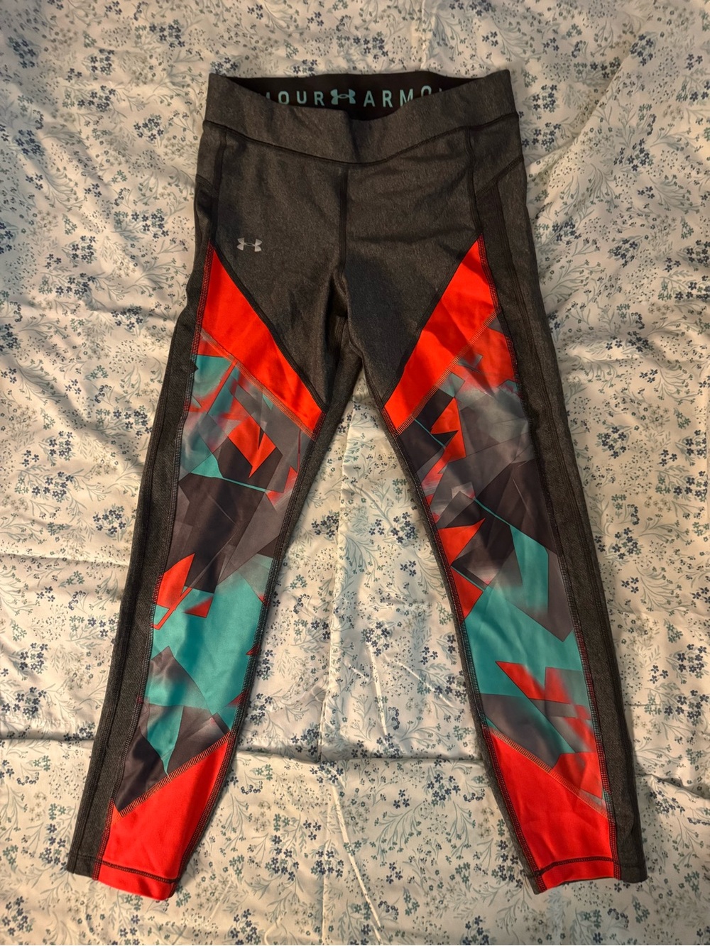 Under Armour Girls' Gray Leggings with Teal & Red Geo Panels - Picture 1 of 1